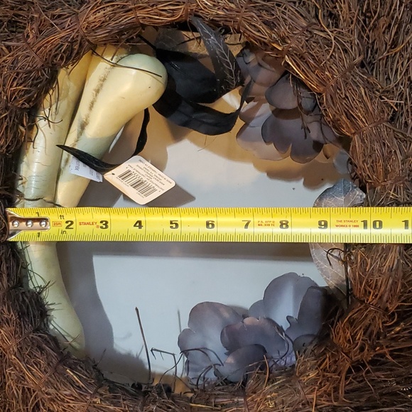 Ashland Halloween Wreath ☠️ Skull & Crossbones - Picture 5 of 8